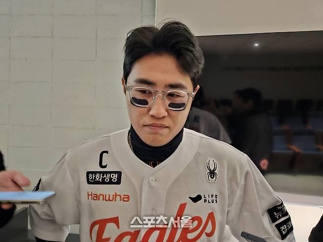 한화 채은성이 31일 대전 한화생명 볼파크에서 열린 2025 KBO 한국시리즈 5차전 LG와 경기에서 패한 후 인터뷰에 응했다. 대전 | 김동영 기자 raining99@sportsseoul.com