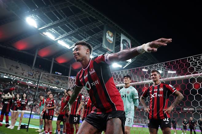 서울월드컵경기장/ K리그1/ FC서울 vs 울산HDFC/ 서울 린가드/ 승리 세레머니/ 사진 정재훈