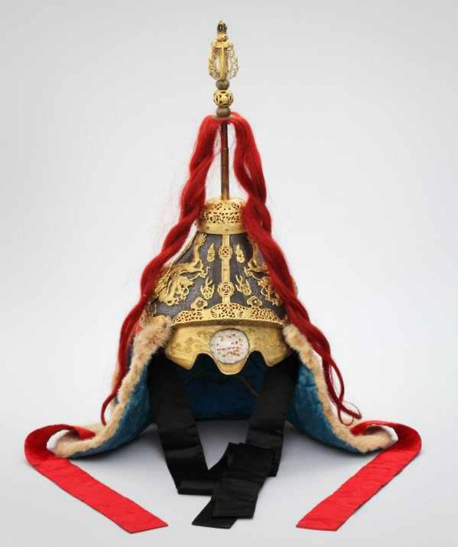 온양민속박물관 소장 '갑주(甲)와 갑주함(甲函)' 중 투구