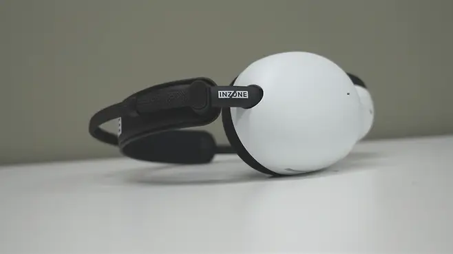 ▲ 굉장히 자연스레 늘어나고 원하는 위치에 고정할 수 있다