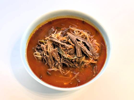 감칠맛이 좋은 양지머리로 끓인 육개장. 사진 이정웅