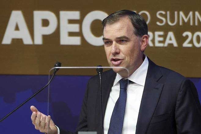 맷 가먼 아마존웹서비스(AWS) CEO가 29일 경주예술의전당에서 열린 ‘아시아태평양경제협력체(APEC) 최고경영자(CEO) 서밋’에서 발표를 하고 있다. 연합뉴스