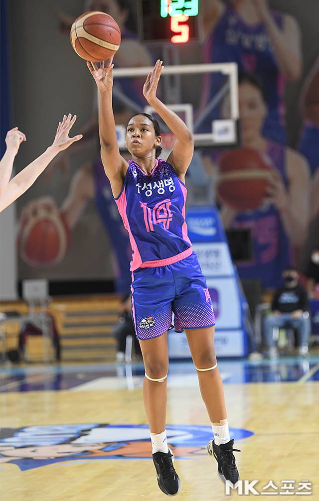 대한민국 귀화를 준비한 키아나 스미스가 은퇴를 결정했다. 사진=천정환 기자