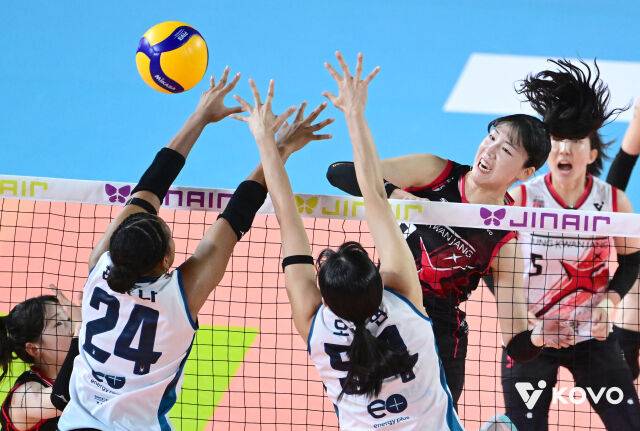 공격하는 정호영./KOVO