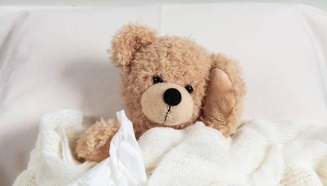 독감 예방접종 후 가벼운 통증이나 미열 같은 일시적 반응은 자연스러운 과정이다. 게티이미지뱅크