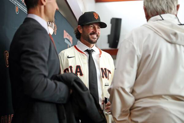 ▲ 대학 지도자를 선임해 화제를 모은 샌프란시스코 자이언츠, 토니 비텔로의 취임 기자회견을 열었다. ⓒ연합뉴스/AP/REUTERS