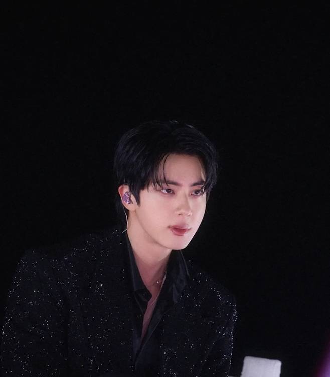 사진 = 진 인스타그램