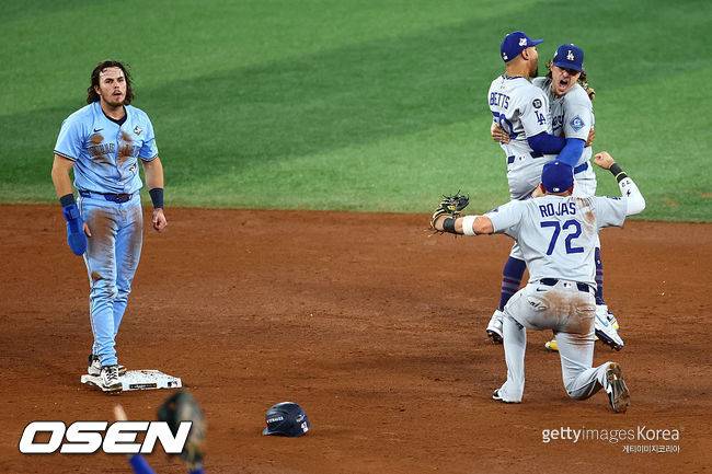 [사진] 승리 지킨 다저스 선수들. ⓒGettyimages(무단전재 및 재배포 금지)