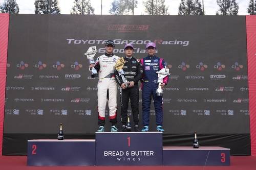 시상대에 오른 이창욱, 정의철, 오한솔(왼쪽부터) [슈퍼레이스 제공. 재판매 및 DB 금지]