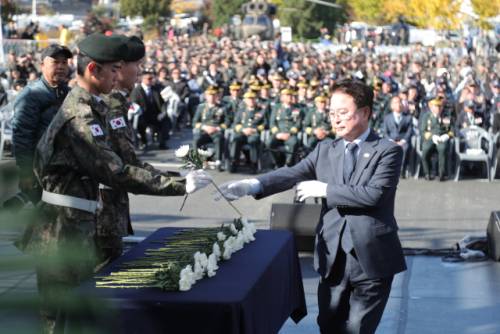 ◇육동한 춘천시장이 2일 춘천수변공원 일대에서
