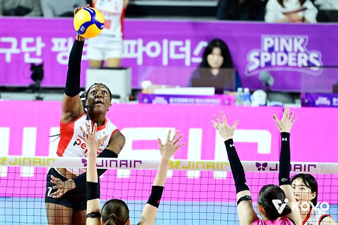 공격을 시도하는 페퍼저축은행 조이. 제공 | 한국배구연맹