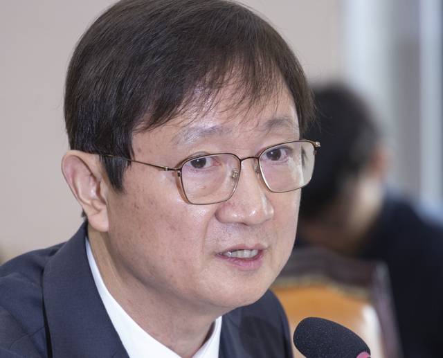 이찬진 금융감독원장이 21일 국회에서 열린 2025년도 정무위원회 국정감사에 출석해 의원 질의에 답하고 있다. 연합뉴스