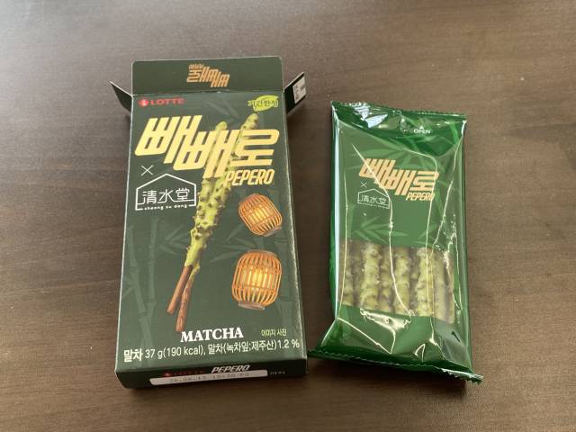 롯데웰푸드가 말차 메뉴로 유명한 카페 '청수당'과 협업해 시즌 한정 상품 '빼빼로 말차'를 출시했다. 김남명 기자