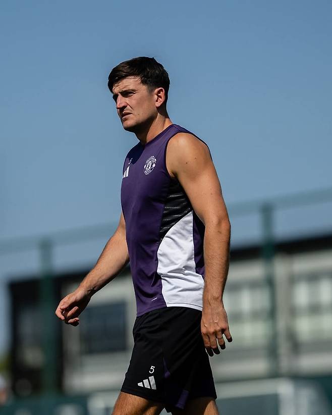 맨유의 베테랑 센터백 해리 매과이어는 소속팀과 장기계약을 원하고 있다. 사진출처｜맨체스터 유나이티드 페이스북