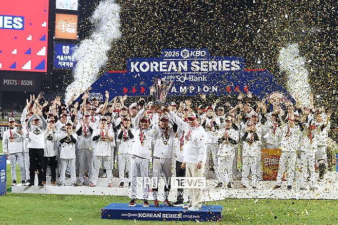 ▲ 염경엽 감독 박해민 차명석 단장 ⓒ곽혜미 기자