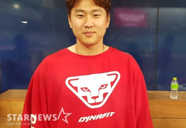 2019시즌 염경엽 감독 시절 승리 투수가 된 박민호의 모습. /사진=박수진 기자