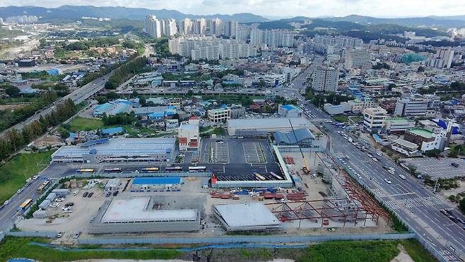 유성복합터미널 2025년 8월 공사모습. 대전교통공사가 공동운영사 선정을 위한 우선 협상적격자와 협의를 진행하고 있다. (사진=대전시제공)