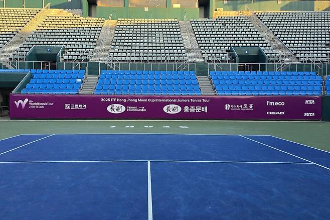 ITF 서울 홍종문배 국제주니어대회 본선 준비를 마친 서울 올림픽공원 센터코트