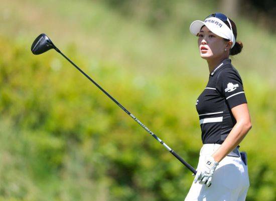 한빛나가 상금랭킹 61위에 그쳐 시드전을 치르게 됐다. KLPGA 제공