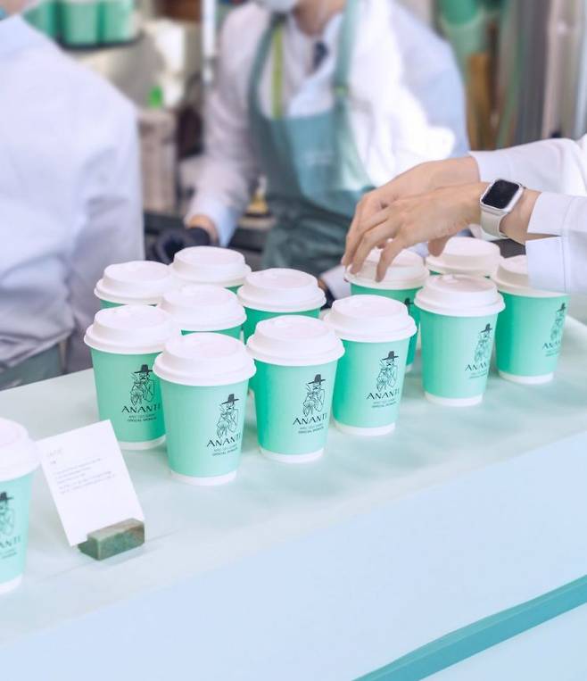 행사 참가자를 위해 하루 3000여잔이 무료 제공된 아난티 커피.