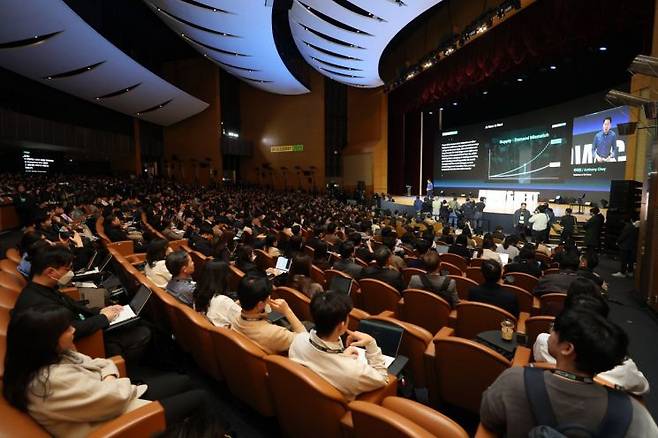 3일 서울 강남구 코엑스 오디토리움에서 'SK AI 서밋 2025' 행사가 열리고 있다. 연합뉴스