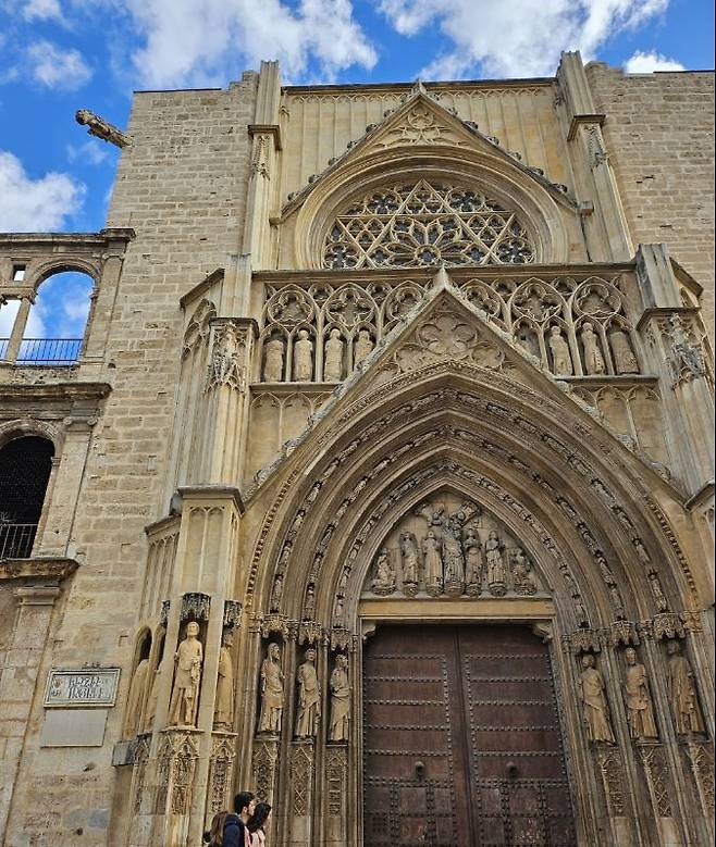 발렌시아 대성당 사도들의 문. 필자 제공