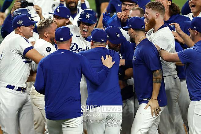 ▲ 연장 18회 혈전이 벌어진 3차전에서 승리를 확정짓는 끝내기 홈런을 터뜨린 프레디 프리먼