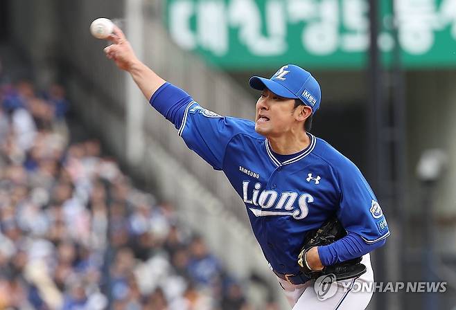 역투하는 임창민 (서울=연합뉴스) 김성민 기자 = 30일 서울 잠실야구장에서 열린 프로야구 2025 신한 SOL 뱅크 KBO리그 삼성 라이온즈와 두산 베어스의 경기. 8회말 삼성 임창민이 역투하고 있다. 2025.3.30 ksm7976@yna.co.kr