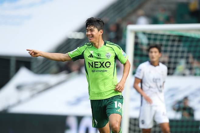 전주월드컵경기장/ K리그1/ 전북현대모터스 vs 김천상무프로축구단/ 전북 전진우 득점/ 골 세레머니/ 사진 하서영