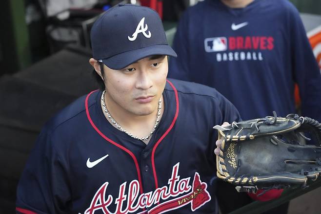 9월 3일 애틀랜타 유니폼을 입고 나서는 미국프로야구 메이저리그 첫 경기를 준비하던 김하성. 시카고=AP 뉴시스