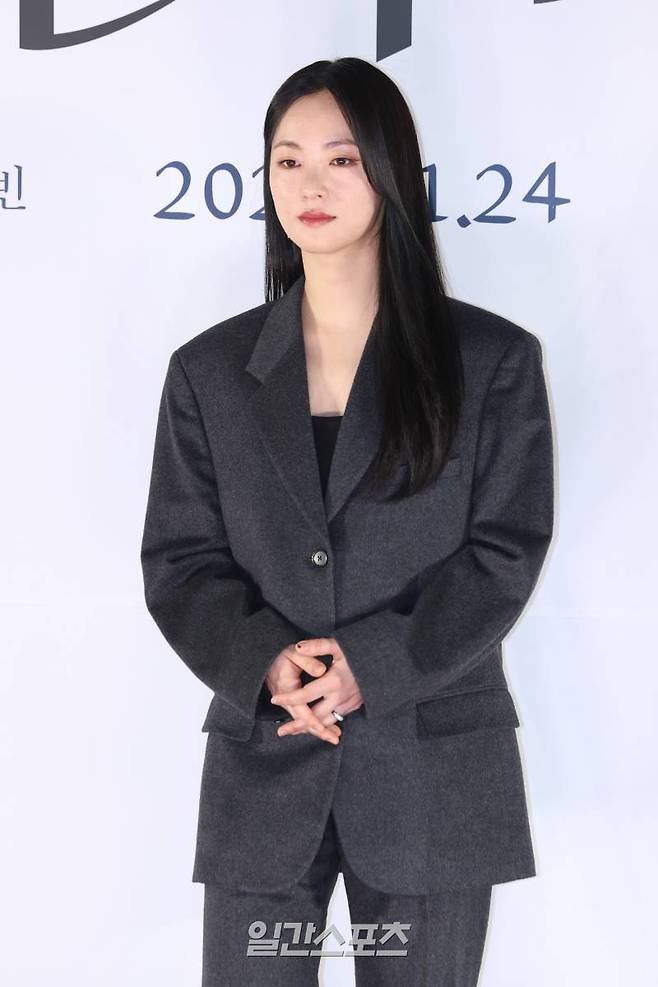 배우 전여빈이 20일 오후 메가막스 코엑스점에서 열린 영화 '검은 수녀들' 언론배급시사회 및 기자간담회에 참석해 포토타임을 갖고 있다. '검은 수녀들'은 강력한 악령에 사로잡힌 소년을 구하기 위한 사람들의 이야기를 그린 영화. 24일 개봉. 서병수 기자 qudtn@edaily.co.kr /2025.01.20/