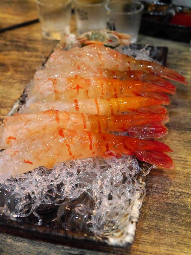 독도새우 3총사 중 중 으뜸으로 꼽히는 도화새우 회. 먹고놀랩 제공