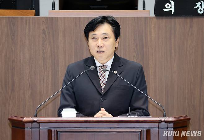 충남도의회 안종 의원(천안3‧국민의힘)이 5일 제362회 정례회 1차 본회의에서 5분 발언을 하고 있다.