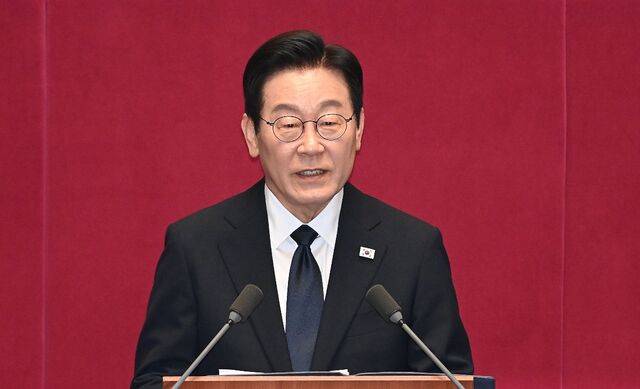 이재명 대통령이 4일 오전 국회 본회의장에서 2026년도 예산안에 대한 시정연설을 하고 있다. 이 대통령은 “피지컬 AI 선도 국가 달성을 위해 국내의 우수한 제조 역량과 데이터를 활용해 중점 사업에 집중 투자하겠다”고 밝혔다. 이병주 기자