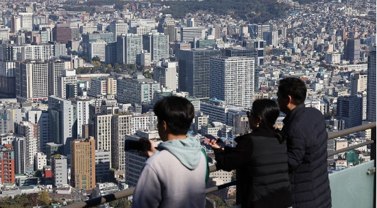 ** 청약 '로또'는 옛말? 부동산 시장과 서민의 꿈, 진짜 '로또'는 어디에?

**