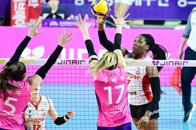 양 팀 통틀어 최다 16득점을 올린 페퍼저축은행 조이 / 한국배구연맹 (KOVO)