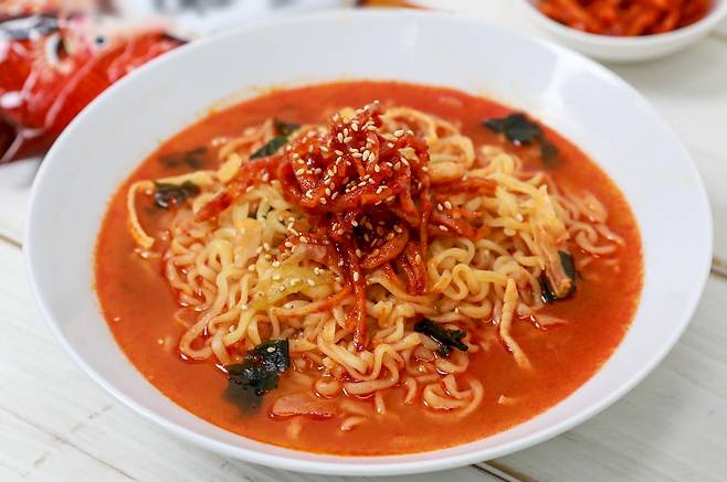 ‘오징어짬뽕’ 라면 [농심]