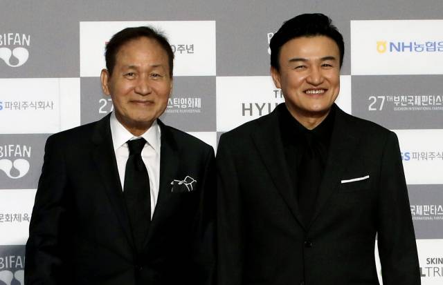 2023년 6월 부천국제판타스틱영화제에 참석한 안성기(왼쪽), 박중훈 배우. 뉴스1