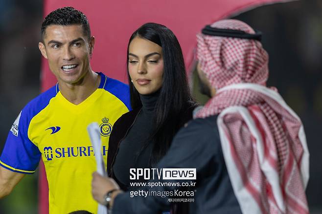 ▲ 호날두는 분명 세계 최고 반열의 선수였다. 축구계 개인상 최고 권위의 프랑스풋볼 발롱도르를 5차례나 수상했다. 리오넬 메시(8회)에 이은 2위다. 국제축구연맹(FIFA) 올해의 선수상도 5회, 유럽축구연맹(UEFA) 올해의 선수상 역시 3차례나 받았다. 하지만 GOAT는 아니라는 게 일반적인 평이다.