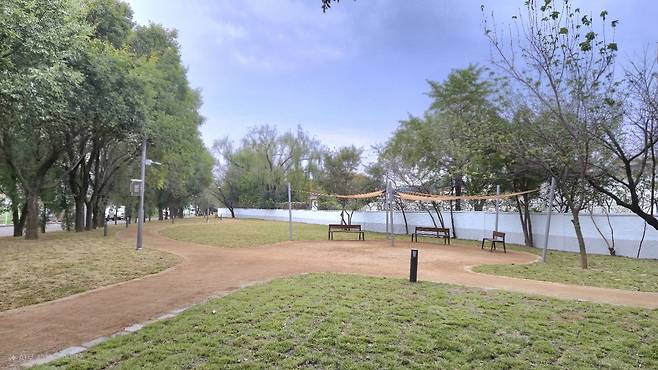 옛 대구교도소 이전 후 방치됐던 외곽 유휴부지를 정비해 조성한 잔디광장.