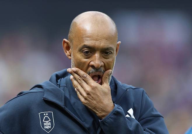 누누 에스피리투 산투 감독