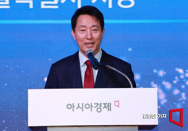 오세훈 서울시장이 6일 서울 중구 롯데호텔에서 아시아경제 주최로 열린 '2025 여성리더스포럼'에서 격려사하고 있다. 2025.11.6 김현민 기자