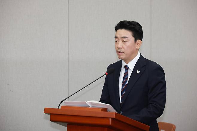 강훈식 대통령 비서실장이 6일 서울 여의도 국회에서 열린 운영위원회의 대통령비서실 등 국정감사에서 업무보고를 하고 있다. 2025.11.06 뉴시스