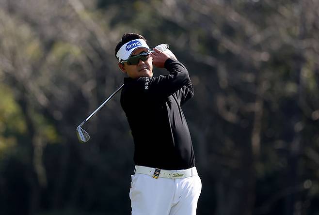 [서울=뉴시스] 박상현이 6일 제주도 서귀포시 테디밸리 골프앤리조트(파72)에서 열린 KPGA 투어 챔피언십(총상금 11억원) 1라운드 경기에 임하고 있다. (사진=KPGA 제공) 2025.11.06. *재판매 및 DB 금지