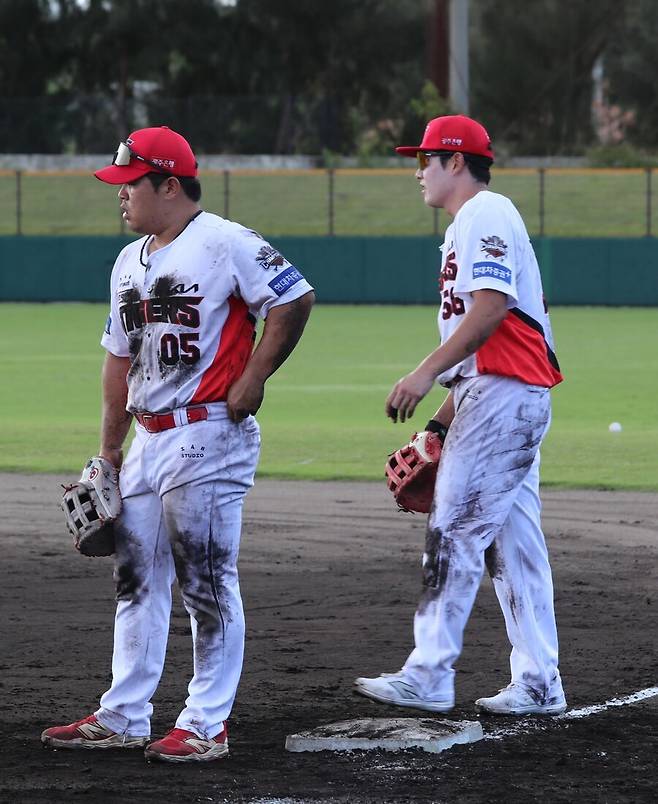 ▲ 유니폼이 멀쩡할 수 없을 정도의 강훈련을 이어 가고 있는 KIA 선수단 ⓒKIA타이거즈