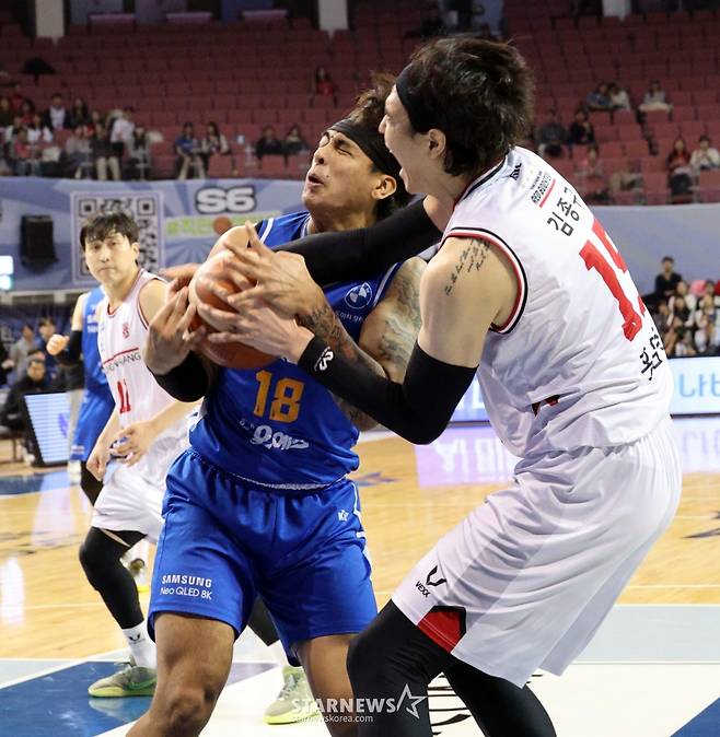 [한번에쓱] 'KBL 잘나가는 1위 정관장 잡은 삼성썬더스' 생생현장