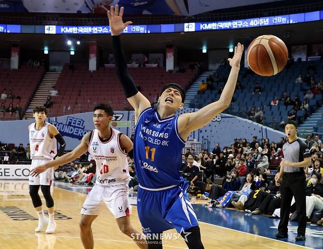 [한번에쓱] 'KBL 잘나가는 1위 정관장 잡은 삼성썬더스' 생생현장