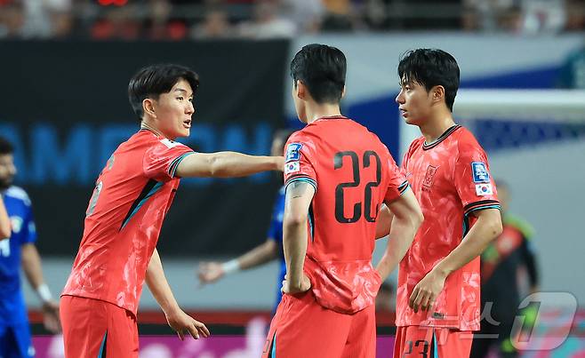 중원에서 절대적인 존재감을 발휘하고 있는 황인범. ⓒ News1 김진환 기자