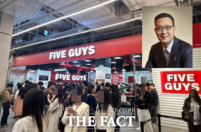 김동선 한화갤러리아·한화호텔앤드리조트 부사장이 국내에 들여온 햄버거 브랜드 '파이브가이즈'가 매물로 나온지 약 4개월이 지났지만 원매자가 나타나지 않고 있다. 사진 오른쪽 위는 김동선 부사장. /더팩트 DB