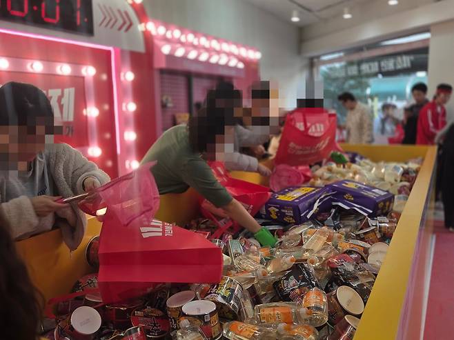 7일 서울 성수동에서 진행된 알리익스프레스 '11초 챌린지' 팝업./최효정 기자